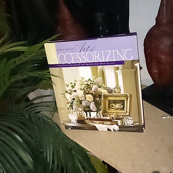 Art of Accessorizing home decor book - Picture 1 of 17